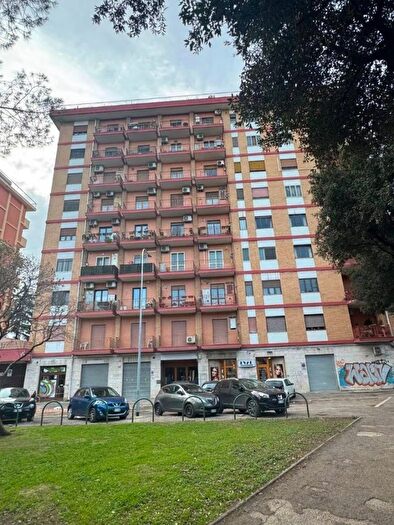 Appartamento trilocale in vendita in Piazza Alcide De Gasperi, Foggia