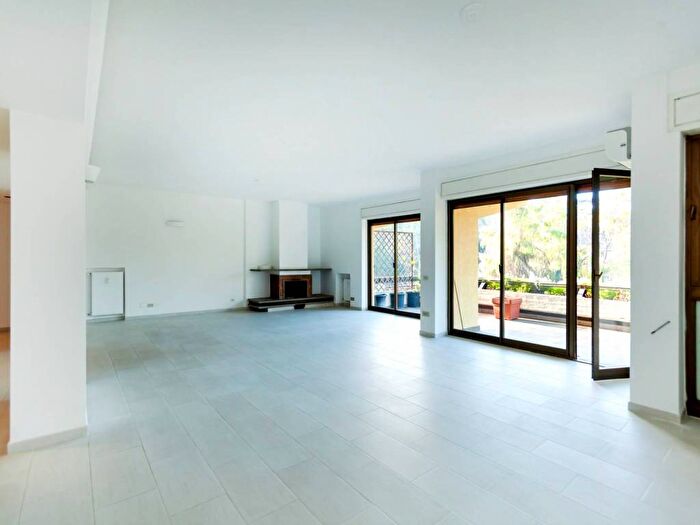 Appartamento con 5 locali in affitto in Via della Camilluccia, Camilluccia Farnesina, Roma