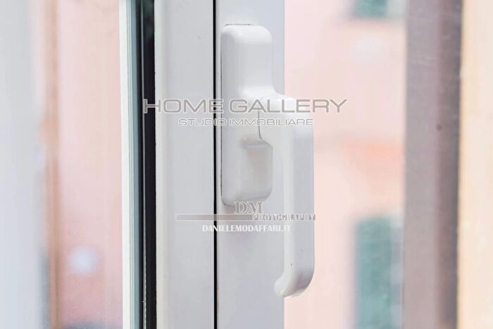 Appartamento con 5 locali in vendita in Via Giuseppe Majorana, Genova