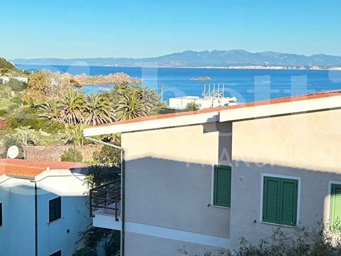 Appartamento trilocale in vendita in Sogno di Mare Via G Verdi Santa Teresa Gallura, Santa Teresa Gallura