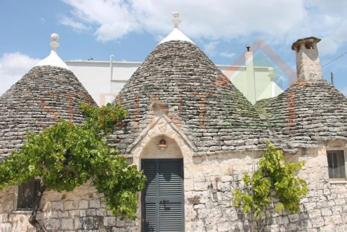 Casa quadrilocale in vendita in Monopoli