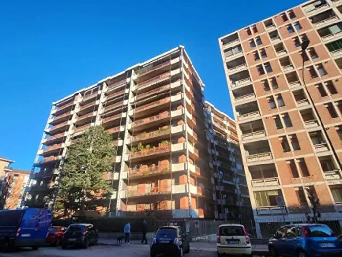 Appartamento con 5 locali in vendita in Via Gorizia, Torino