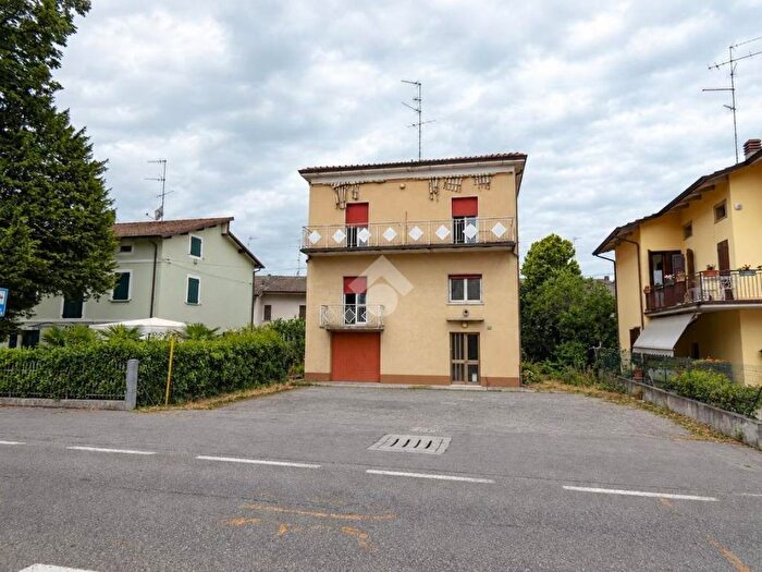 Appartamento trilocale in vendita in VIA DANTE ALIGHIERI, Centro, Cadelbosco di Sopra