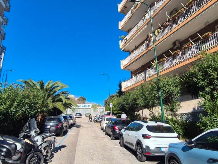 Appartamento trilocale in affitto in Via Maria BakuninParco San Paolo, Fuorigrotta, Napoli