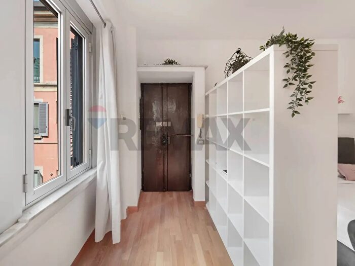 Appartamento monolocale in affitto in Via Lazzaro Palazzi, Milano