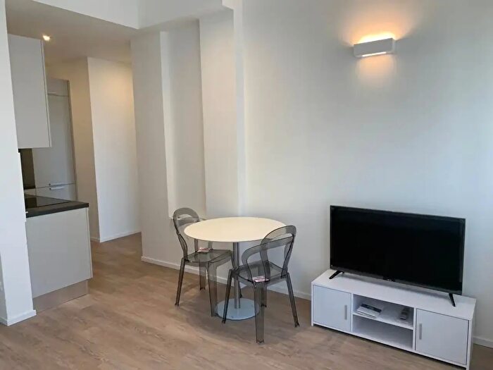 Appartamento bilocale in affitto in Via Tozzetti, Firenze