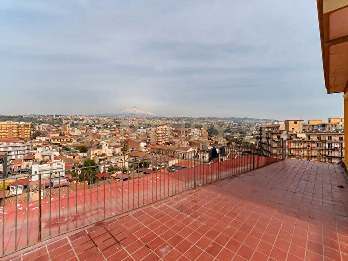 Appartamento con 5 locali in vendita in Via Principe Nicola, Catania