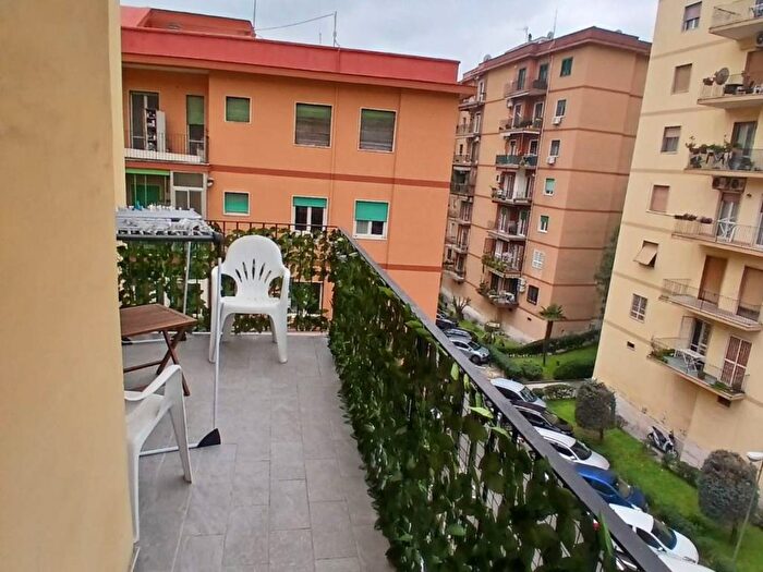 Appartamento trilocale in affitto in Via E A Mario, Arenella, Napoli