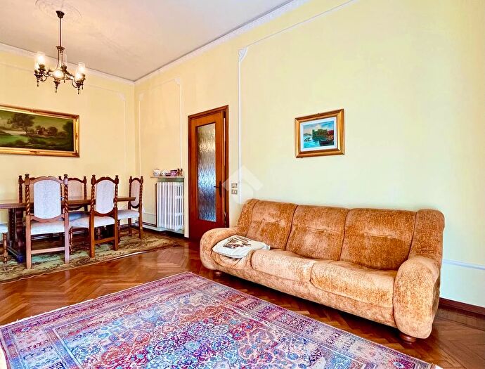 Appartamento con 6 locali in vendita in Via Padova, Selvazzano Dentro