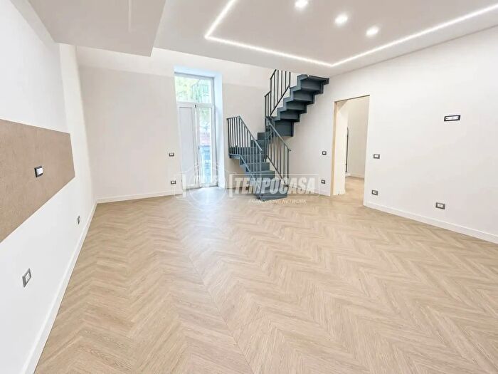 Appartamento quadrilocale in vendita in Via Croci San Lucia al Monte, Napoli