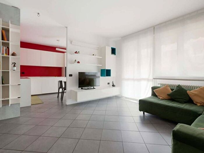 Appartamento trilocale in affitto in Via Giuseppe Pozzobonelli, Niguarda, Milano