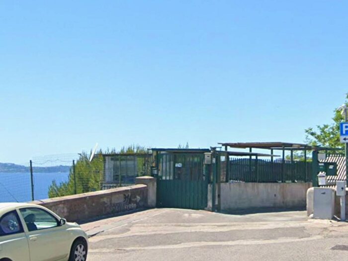 Appartamento trilocale in affitto in Via Alessandro Manzoni, Posillipo, Napoli