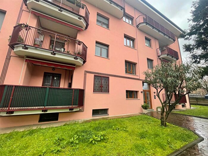 Appartamento trilocale in vendita in Vimodrone Via Tagliamento, Vimodrone