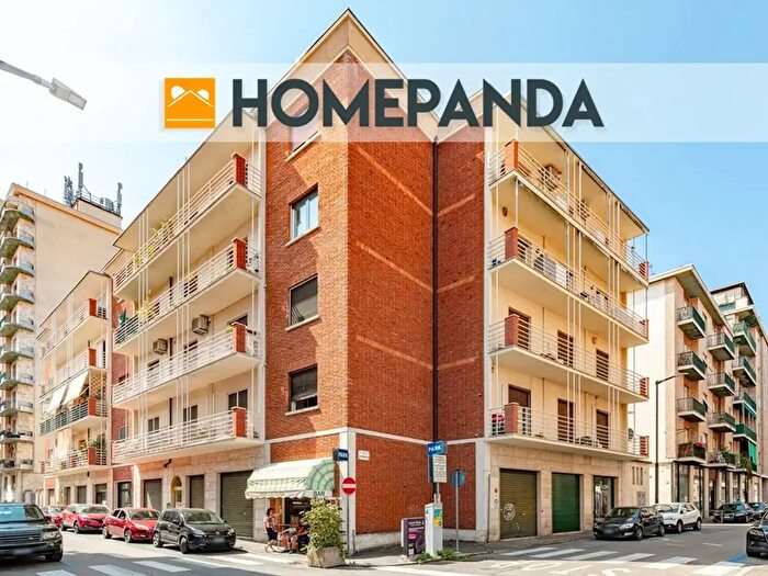 Appartamento con 6 locali in vendita in Via Gioacchino Rossini, Asti