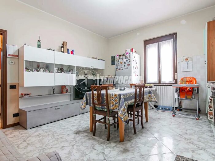 Appartamento trilocale in vendita in Via Prospiano, Marnate