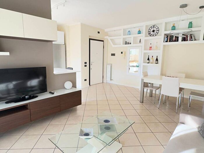 Appartamento trilocale in affitto in Via Nazioni Unite, Ruginello, Vimercate