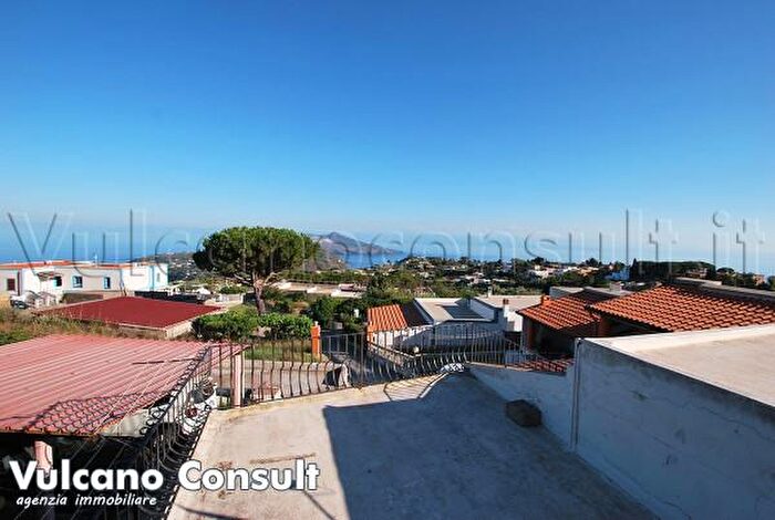 Casa con 6 locali in vendita in Contrada Cugna, Lipari