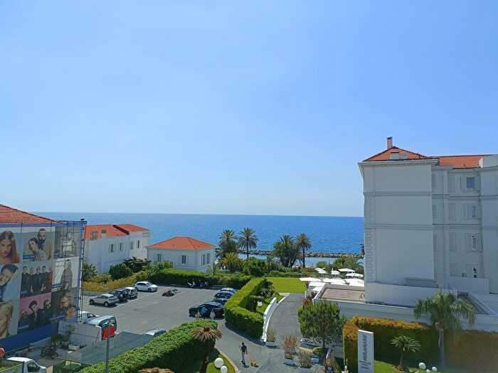 Appartamento con 5 locali in vendita in Corso Matuzia, Sanremo