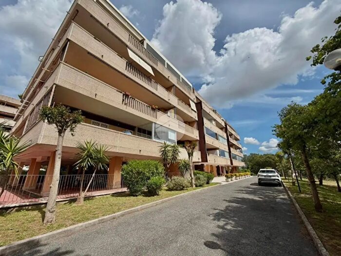 Appartamento bilocale in vendita in Via Mario Carotenuto, Roma