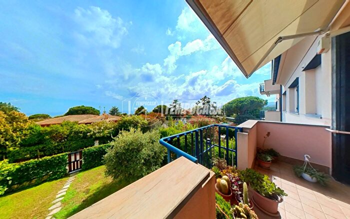 Appartamento quadrilocale in vendita in Via del Quadrifoglio, Arenzano