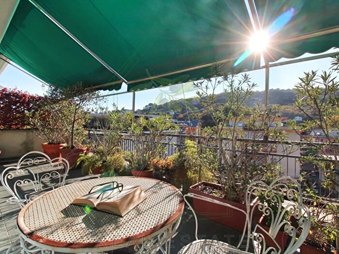 Appartamento con 5 locali in vendita in Via Enrico Toti, Rapallo