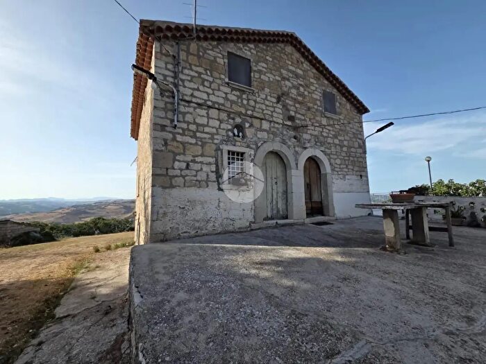 Casa trilocale in vendita in Contrada Covatta, Ripalimosani