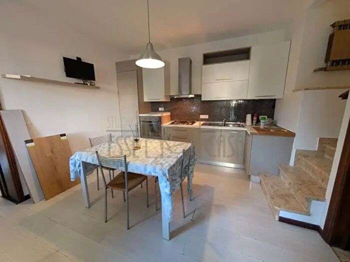 Casa con 5 locali in vendita in Camaiore