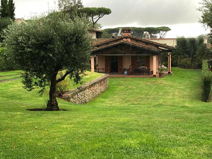 Casa quadrilocale in affitto in Via della Cecchignola, Cecchignola Giuliano Dalmata, Roma