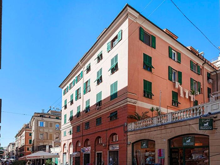 Appartamento con 5 locali in affitto in Via Galata, San Vincenzo, Genova