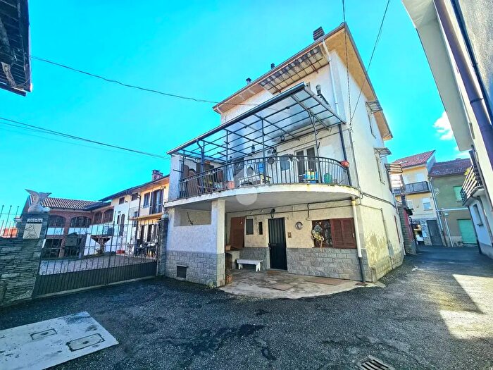 Casa con 6 locali in vendita in Via Roma, Cafasse