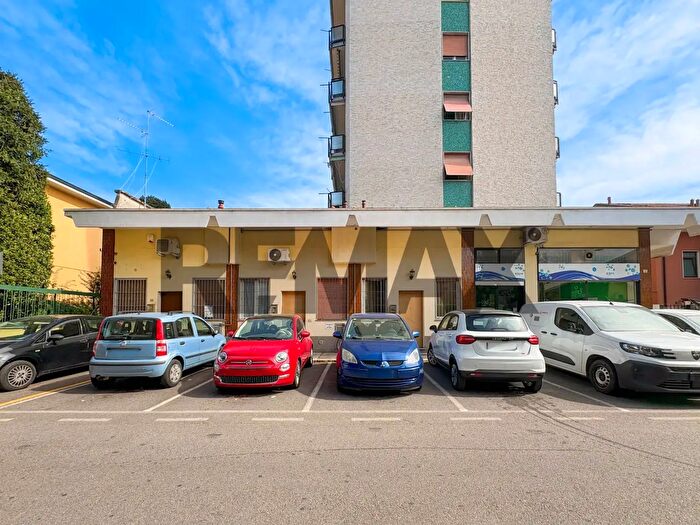 Appartamento bilocale in vendita in Via Oberdan B, Brugherio