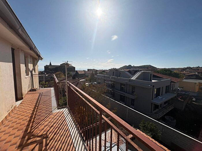 Appartamento con 6 locali in vendita in Via Etnea, Nicolosi