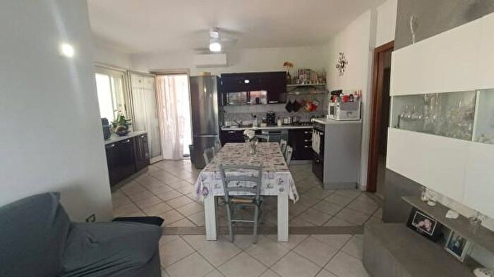 Appartamento quadrilocale in vendita in Via Sacerdote Angelo Rocca, Giarre