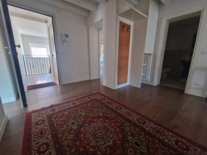 Appartamento con 5 locali in affitto in Corso Andrea Palladio, Centro Storico, Vicenza