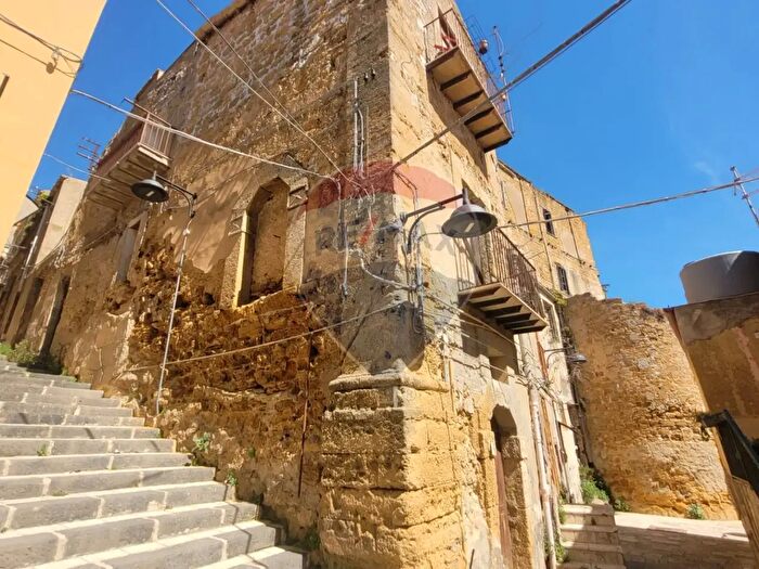 Appartamento trilocale in vendita in Via Raccomandata, Agrigento