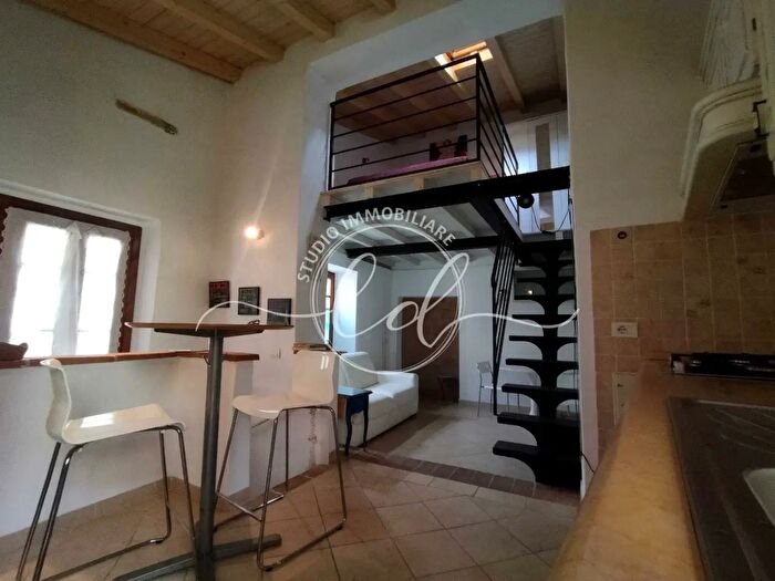 Casa bilocale in vendita in Camaiore