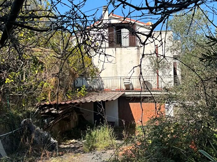 Casa con 6 locali in vendita in Via Costa Inferiore, Giustenice