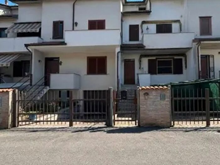 Casa quadrilocale in vendita in Via Maggio, Casorate Primo
