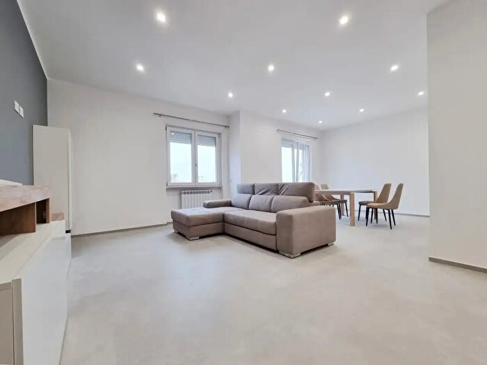 Appartamento trilocale in vendita in Via Roma, Caserta