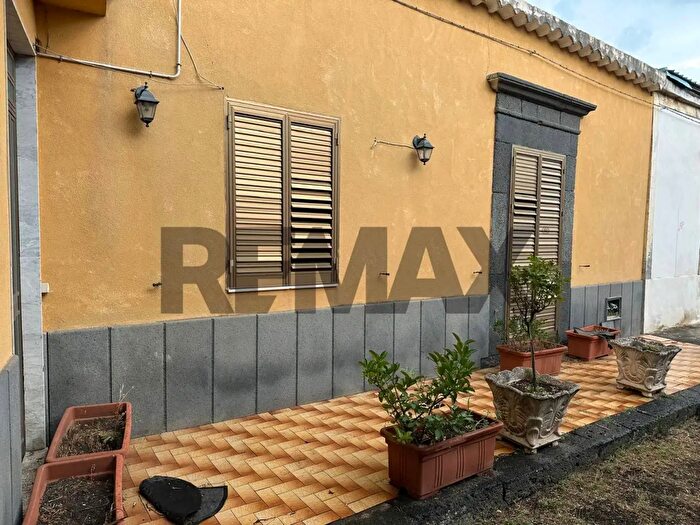 Casa con 5 locali in vendita in Viagrande