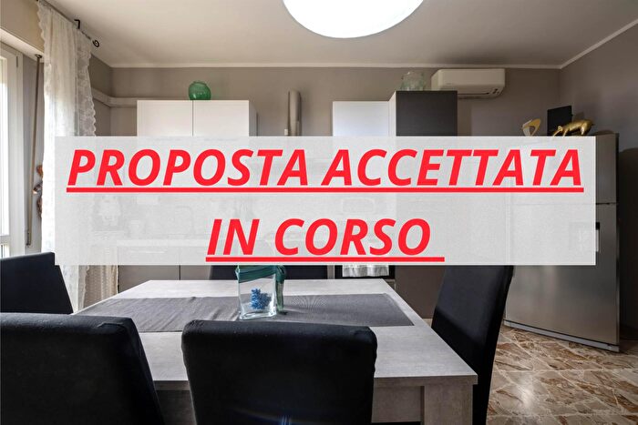 Appartamento con 6 locali in vendita in Modena