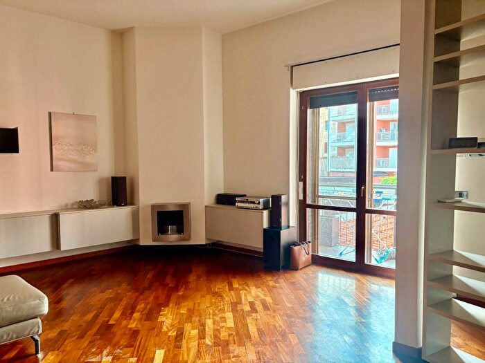 Appartamento trilocale in affitto in Via Benedetto Alfieri, San Martino, Novara