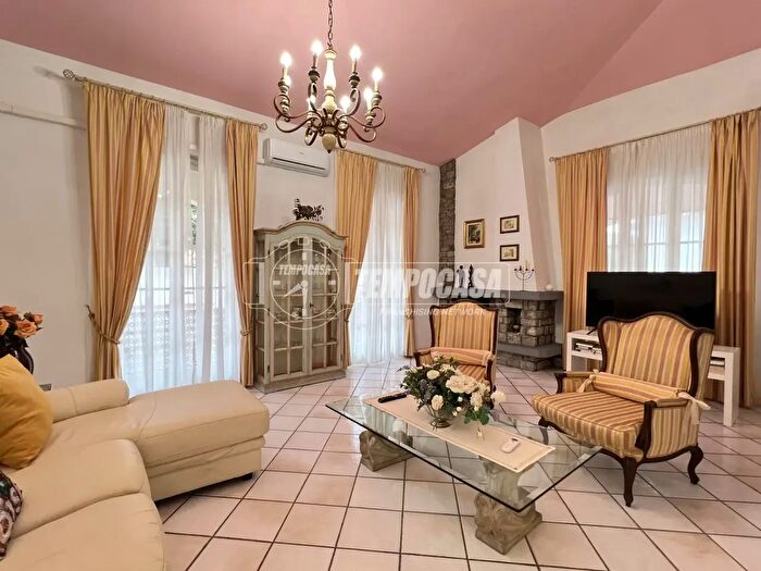 Casa quadrilocale in affitto in Via Aurelia Sud, Viareggio