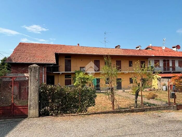 Casa con 5 locali in vendita in Via Vaglio, Varallo Pombia