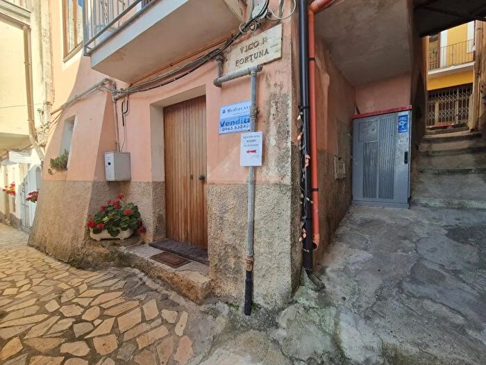 Casa con 5 locali in vendita in Pizzo