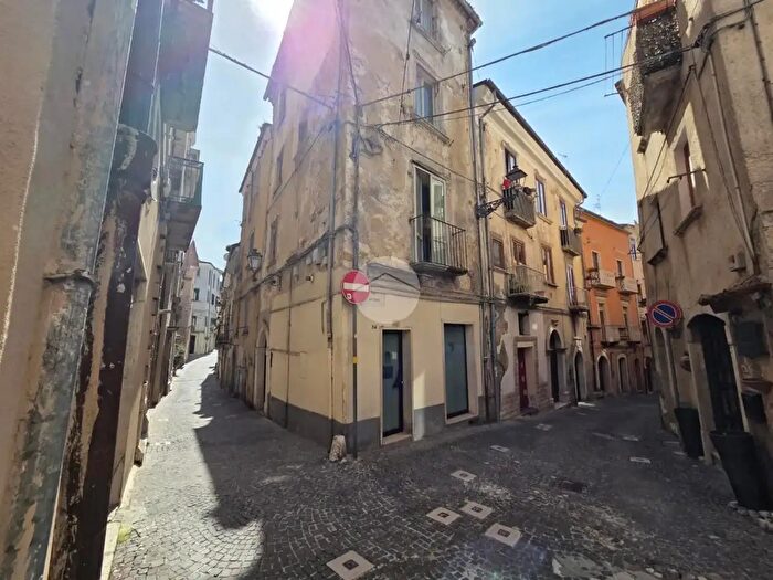 Appartamento quadrilocale in vendita in Via Santa Maria della Croce, Campobasso