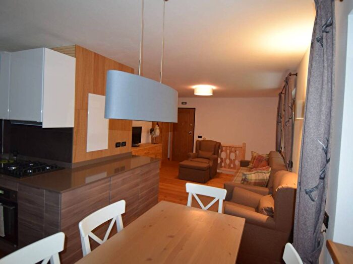 Appartamento con 5 locali in affitto in Via Roma, San Vito, San Vito di Cadore