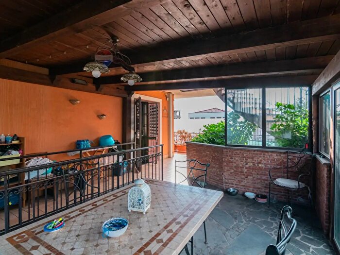 Appartamento con 5 locali in vendita in Via Giuseppe Garibaldi, San Pietro Clarenza