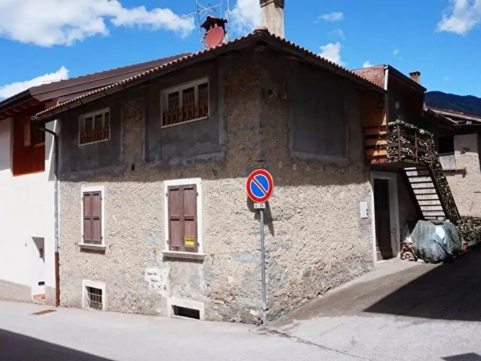 Casa con 10 locali in vendita in Via Centrale, Pieve di BonoPrezzo