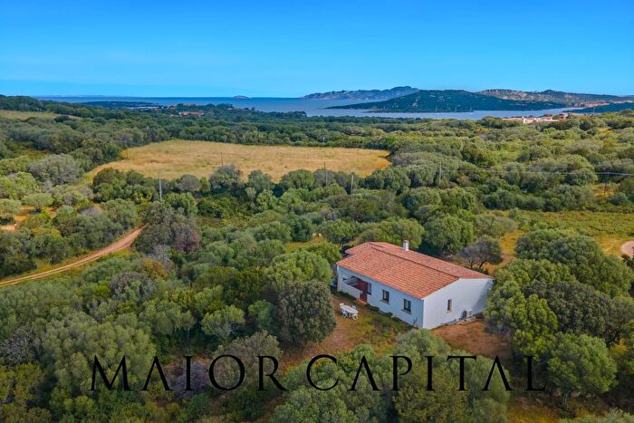 Casa con 5 locali in vendita in Loc Barrabsa, Palau